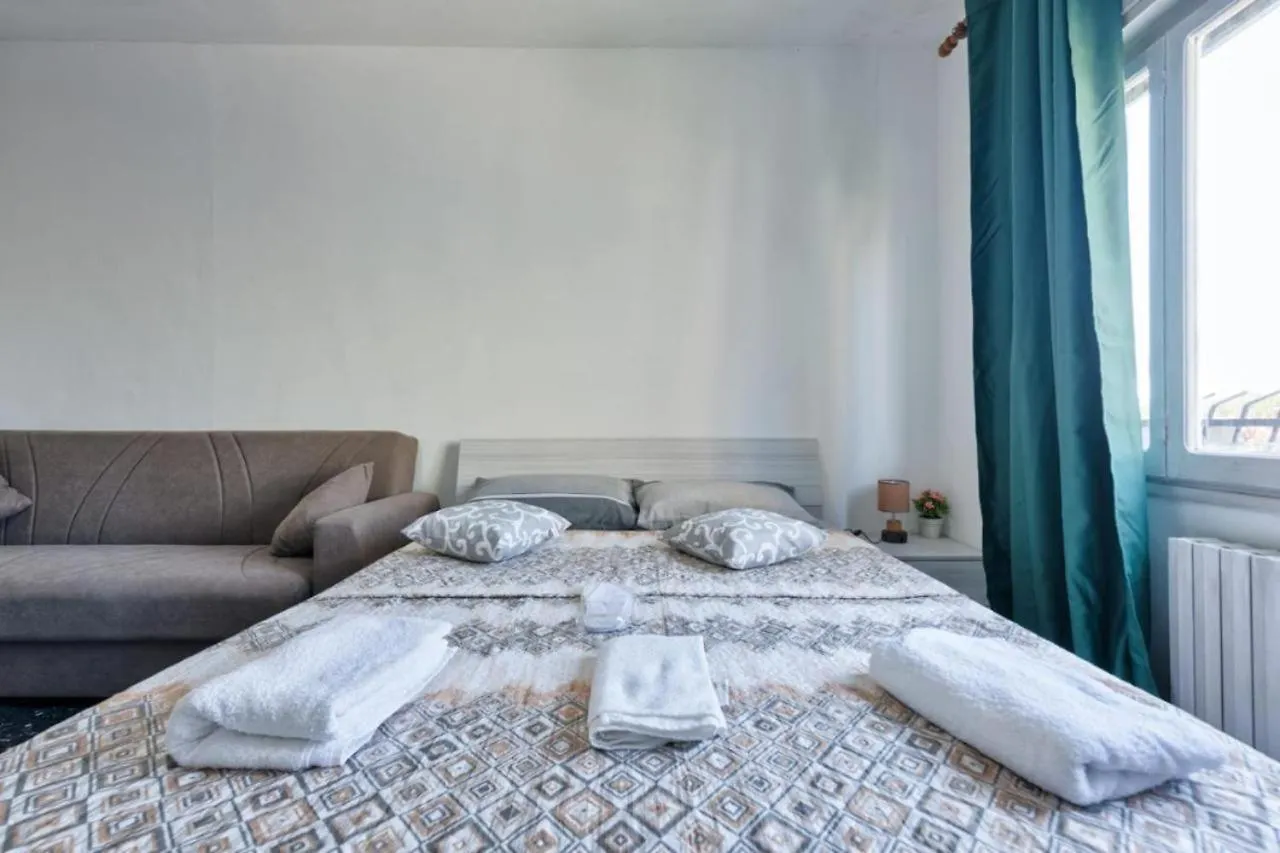 Guest house Venice H&S Apt Private Room With Ac Mestre Italy